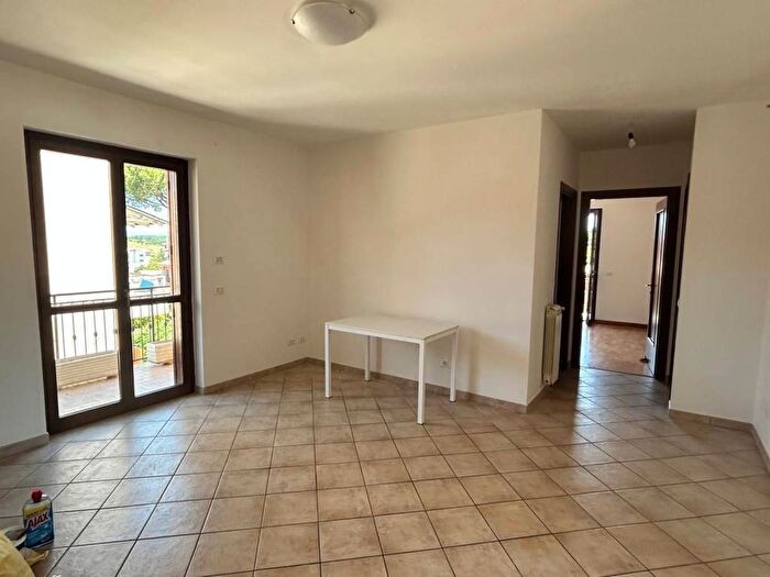 Appartamento trilocale in affitto in Via Antonio Vivaldi, Centro, Mentana