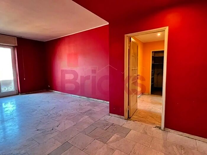 Appartamento trilocale in vendita in Via Francesco Nullo, Milano