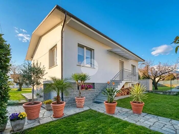 Casa quadrilocale in vendita in Via Coazze, Giaveno