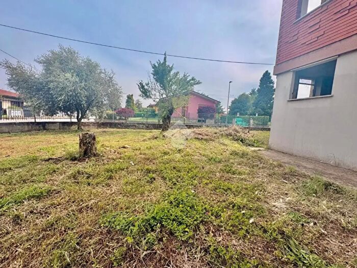 Casa quadrilocale in vendita in Via Bergamo, Mornico Al Serio