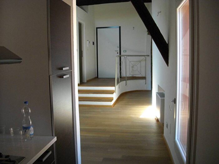 Appartamento bilocale in affitto in Via San Simone, Centro Storico, Bologna