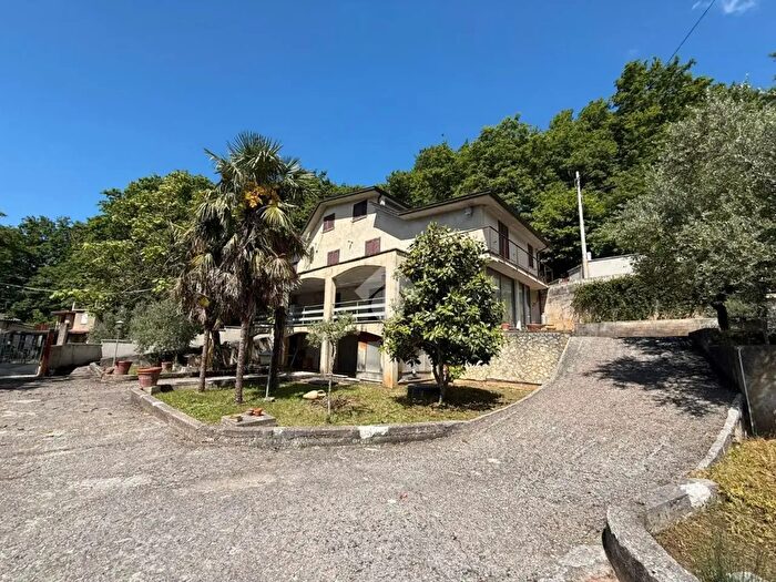 Casa con 8 locali in vendita in Contrada Cappuccini, Subiaco