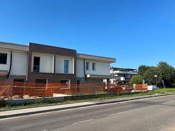 Case in Vendita e in Affitto - 3