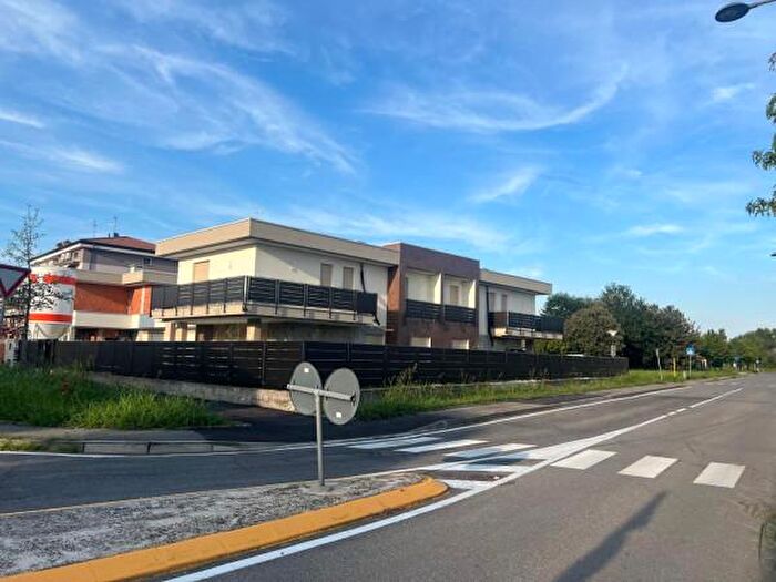 Casa quadrilocale in vendita in Via Crema, Romano Di Lombardia