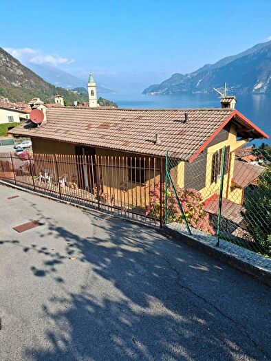 Casa con 5 locali in vendita in Viale Sant Ambrogio, Oliveto Lario
