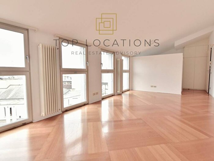 Appartamento bilocale in affitto in Piazza Filippo Meda, Duomo, Milano