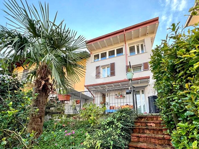 Casa quadrilocale in vendita in Via Brennero, Leffe