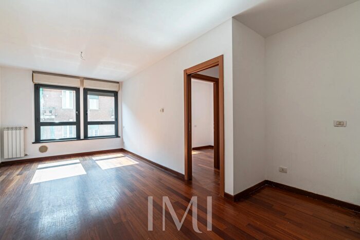 Appartamento trilocale in vendita in Alzaia Naviglio Pavese, Milano