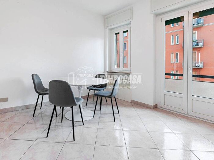 Appartamento trilocale in affitto in Via Torquato Taramelli, Maggiolina, Milano