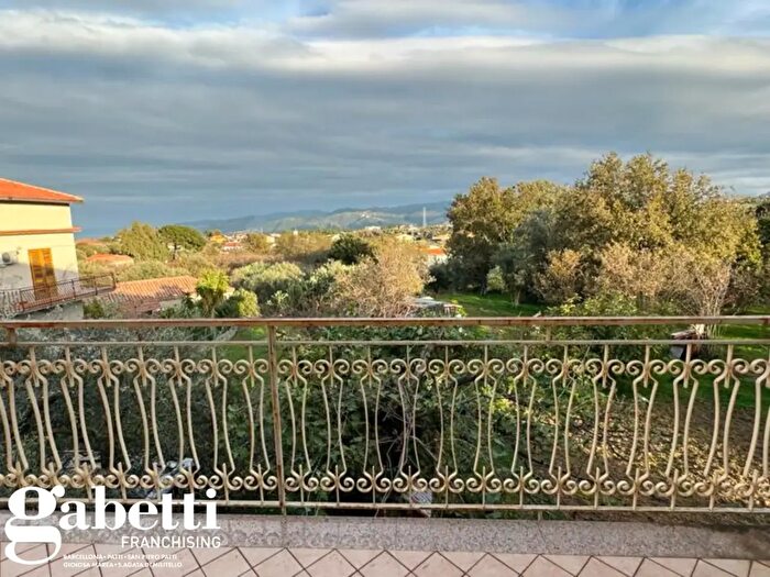 Appartamento con 5 locali in affitto in Cda Cresta Snc, Naso