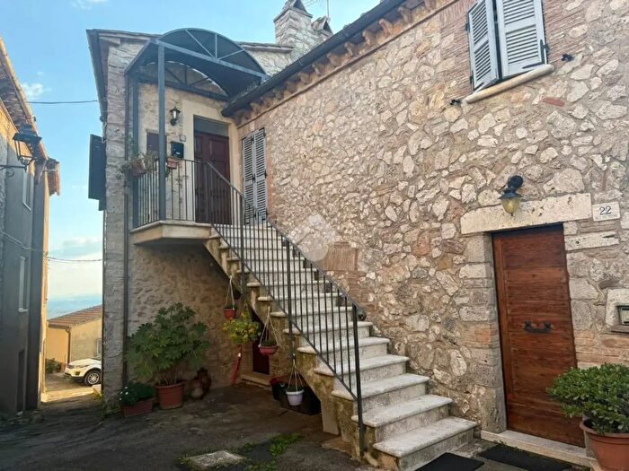 Appartamento trilocale in vendita in Vico del Molino, Amelia