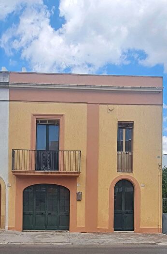 Casa con 6 locali in vendita in Via Principe di Piemonte, Collepasso