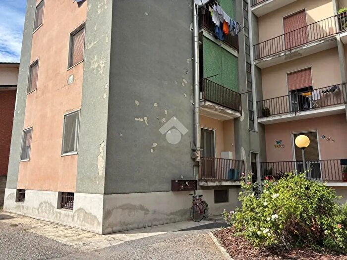 Appartamento con 5 locali in vendita in Via Ghinaglia, Belgioioso