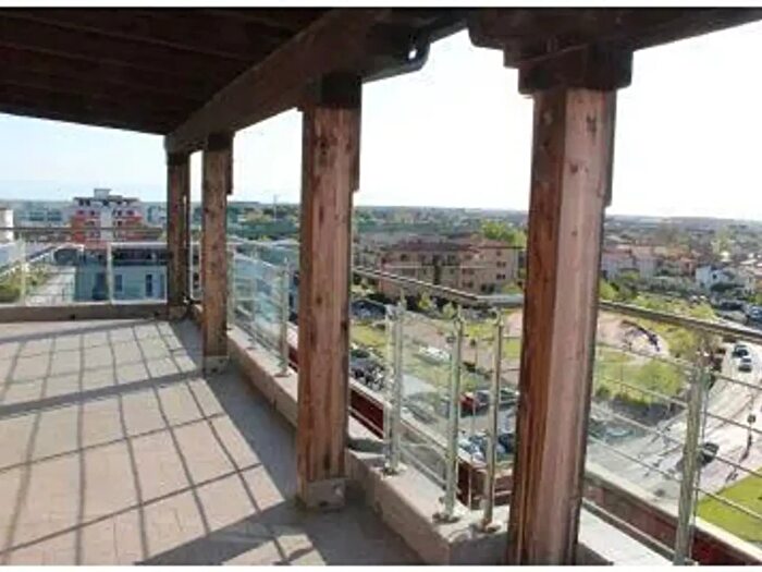 Appartamento con 5 locali in vendita in Pisa