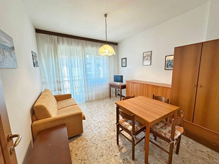 Appartamento trilocale in affitto in Centro, Pietra Ligure