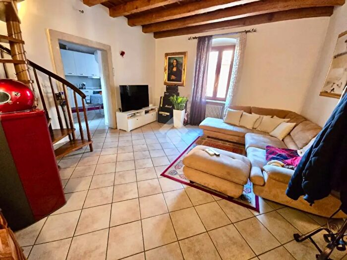 Casa trilocale in vendita in Via Madonna, Pescantina