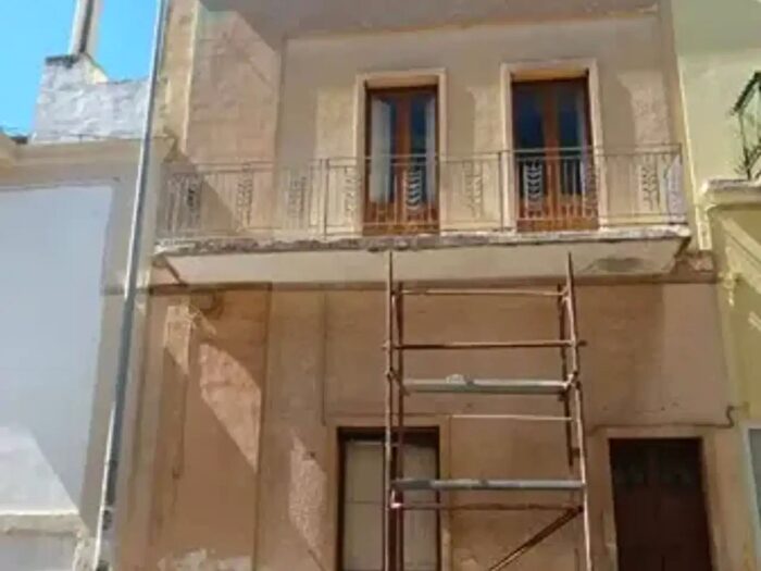 Casa con 6 locali in vendita in Via Roma, Matino