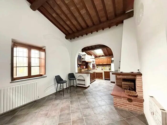 Casa con 6 locali in vendita in Scandicci