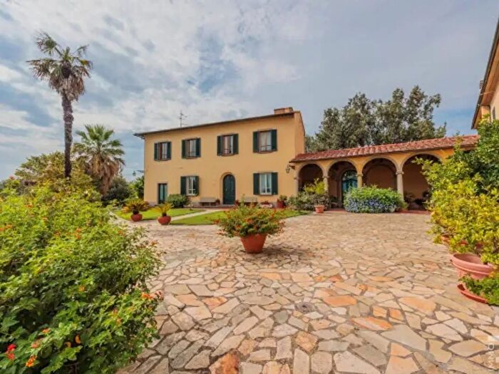 Casa con 6 locali in vendita in Via Valle, Santa Maria A Monte