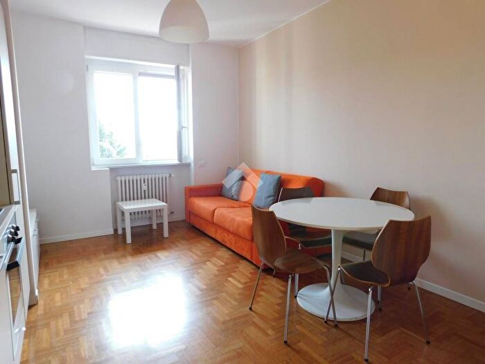 Appartamento bilocale in affitto in Via Andrea Solari, Solari, Milano