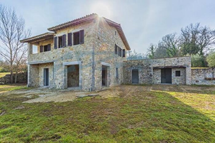 Casa con 6 locali in vendita in Todi