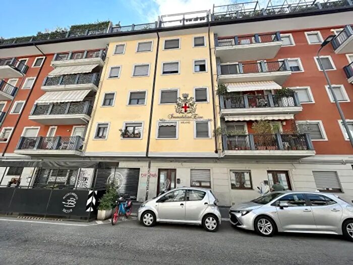 Appartamento trilocale in vendita in Via Francesco Brioschi, Milano