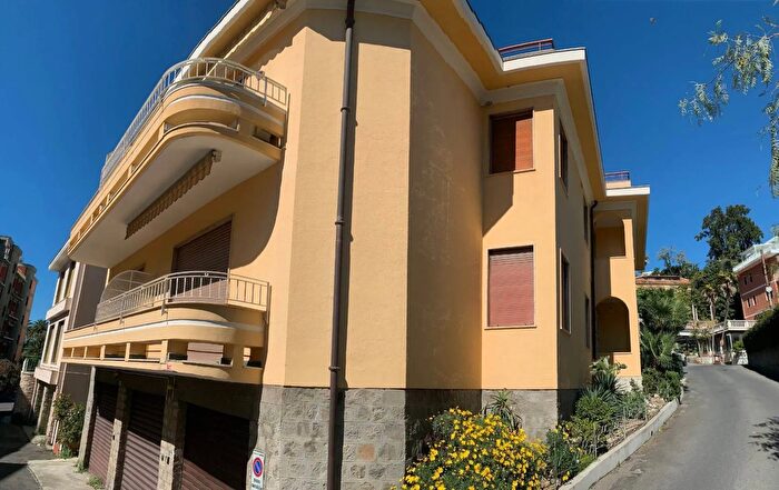 Appartamento bilocale in vendita in Via Roccasterone Sanremo, Sanremo