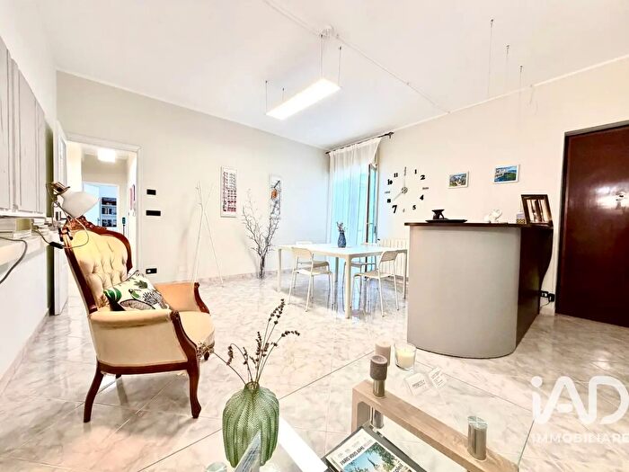 Appartamento quadrilocale in vendita in Via Carlentini, Siracusa