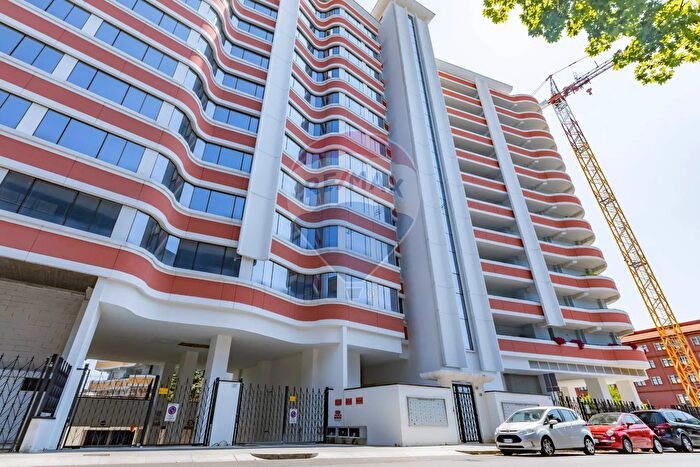 Appartamento trilocale in vendita in Viale Piero E Alberto Pirelli, Milano