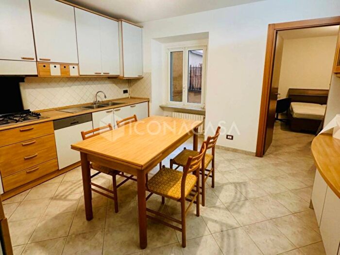 Appartamento trilocale in affitto in Via Lecco, Porta Venezia, Milano