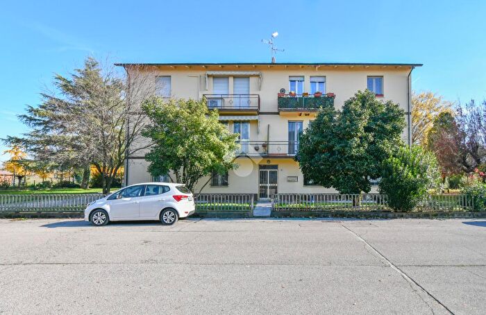 Appartamento quadrilocale in vendita in Via R Rubini, Galliera