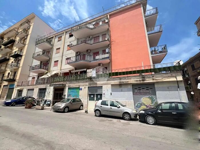 Appartamento quadrilocale in vendita in Via Girolamo di Martino, Palermo
