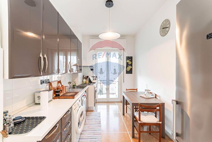 Appartamento con 5 locali in vendita in Via Raffaele Pieragostini, Genova