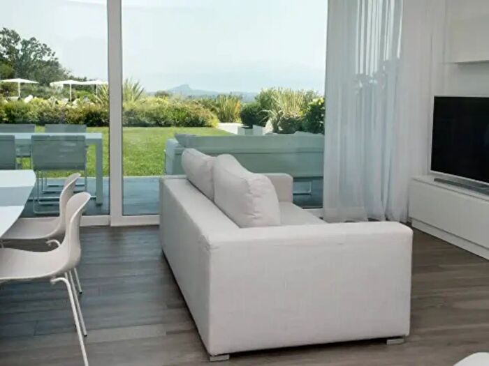 Appartamento trilocale in vendita in Via Levrini, Padenghe Sul Garda