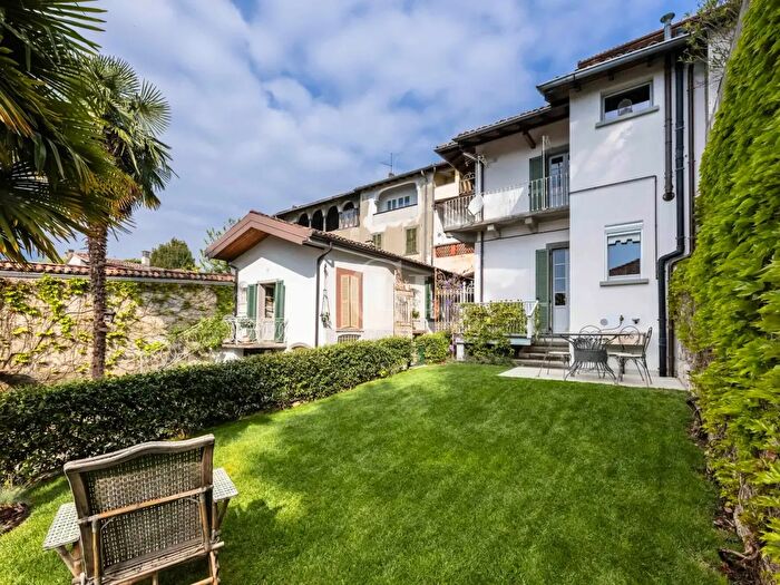 Casa quadrilocale in vendita in Solto Collina