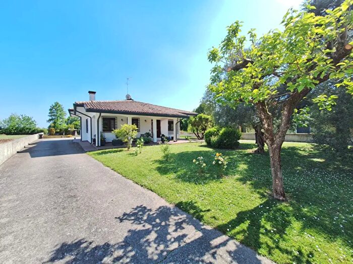 Casa con 6 locali in vendita in Via San Michele del Carso, Rovigo