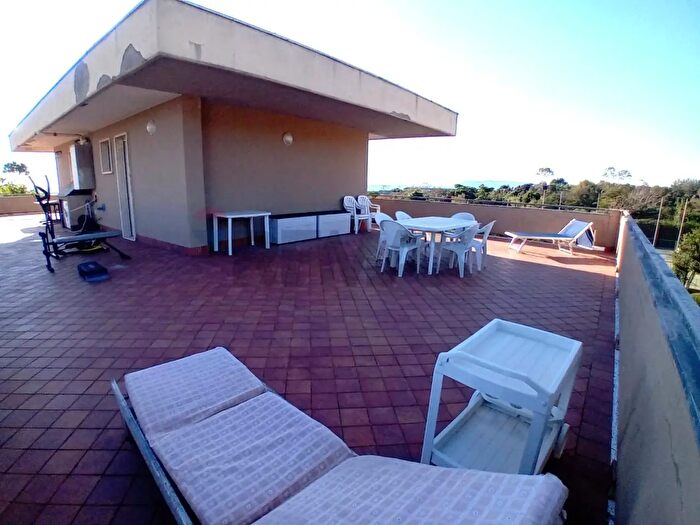 Casa con 5 locali in vendita in Montignoso