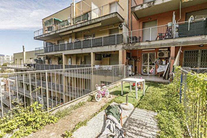 Appartamento trilocale in vendita in V Rinaldo Enrico, Genova