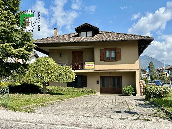 Casa quadrilocale in vendita in Cles