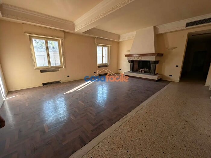 Appartamento con 6 locali in vendita in Cornelio Tacito, Terni