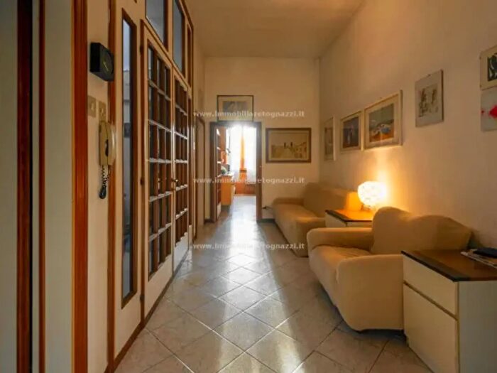 Appartamento con 6 locali in vendita in Zona Semicentrale, Poggibonsi