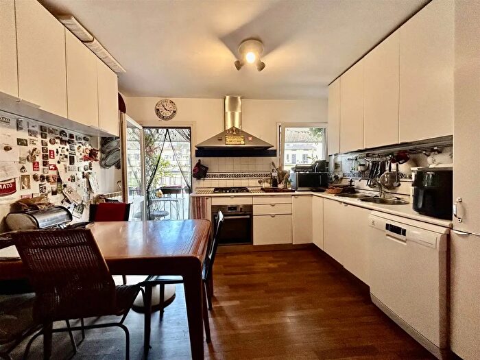 Appartamento quadrilocale in vendita in Via Guelfa, Firenze