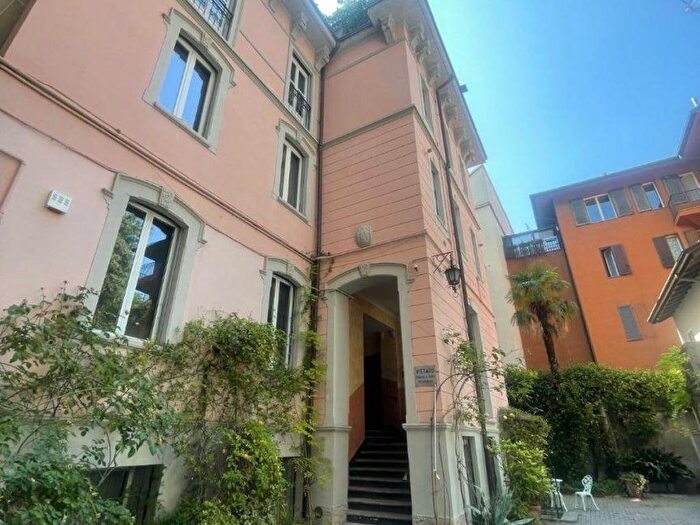 Appartamento bilocale in affitto in Via San Martino, Quadronno Crocetta, Milano