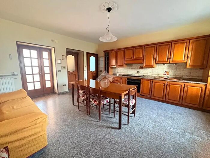 Casa quadrilocale in vendita in Via Santa Maria, Pompiano