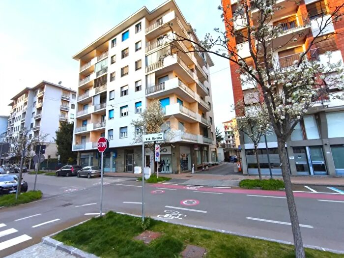 Appartamento quadrilocale in vendita in Via del Mercato, Cossato
