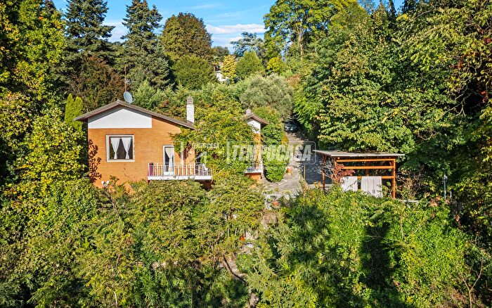 Casa con 7 locali in vendita in Via lLavazza, Torino