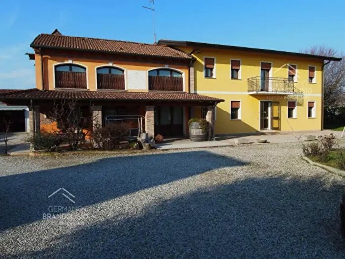 Casa con 5 locali in vendita in Mogliano Veneto
