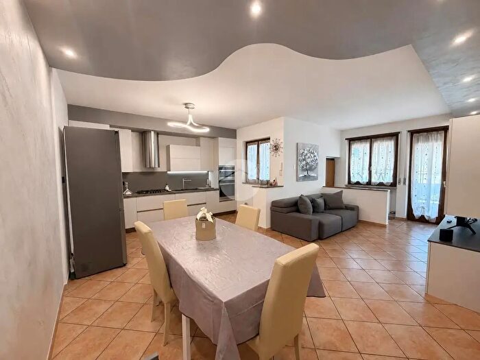 Appartamento trilocale in vendita in Via dei Carristi, Valeggio Sul Mincio