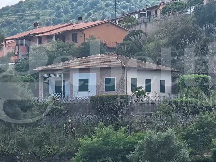 Casa con 5 locali in vendita in Rio