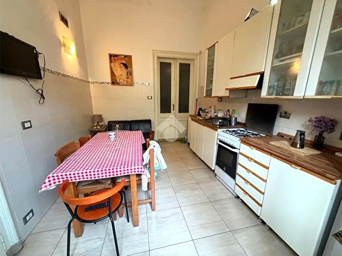 Appartamento con 5 locali in affitto in Via Santa Giulia, Torino